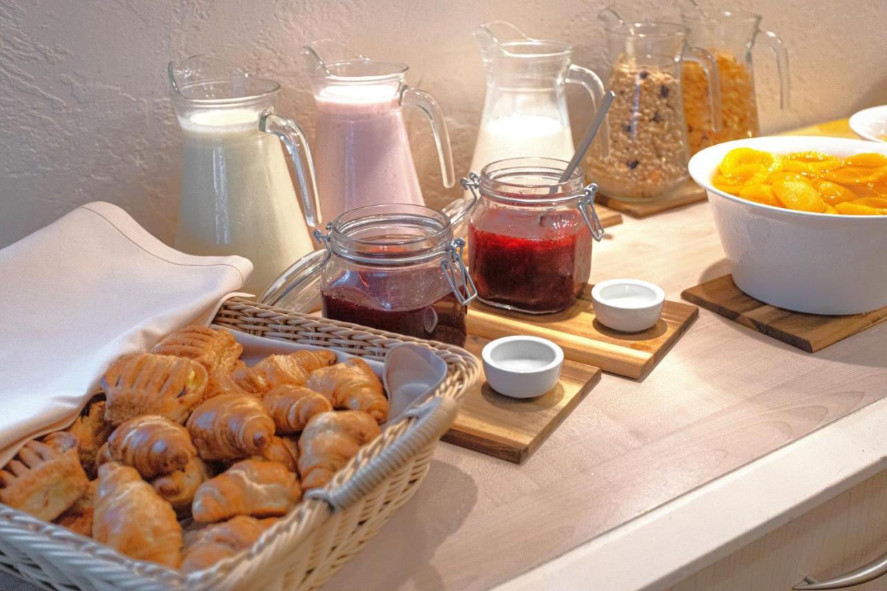 Good Stay Eiropa Hotel Economy Jurmala Ngoại thất bức ảnh