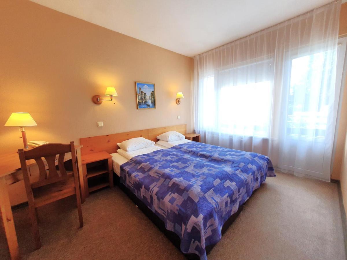 Good Stay Eiropa Hotel Economy Jurmala Ngoại thất bức ảnh