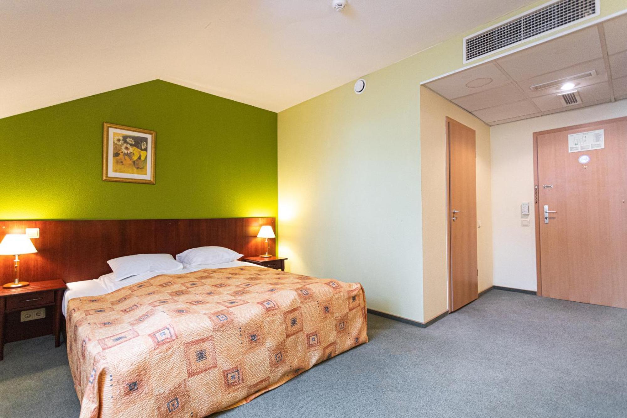 Good Stay Eiropa Hotel Economy Jurmala Ngoại thất bức ảnh