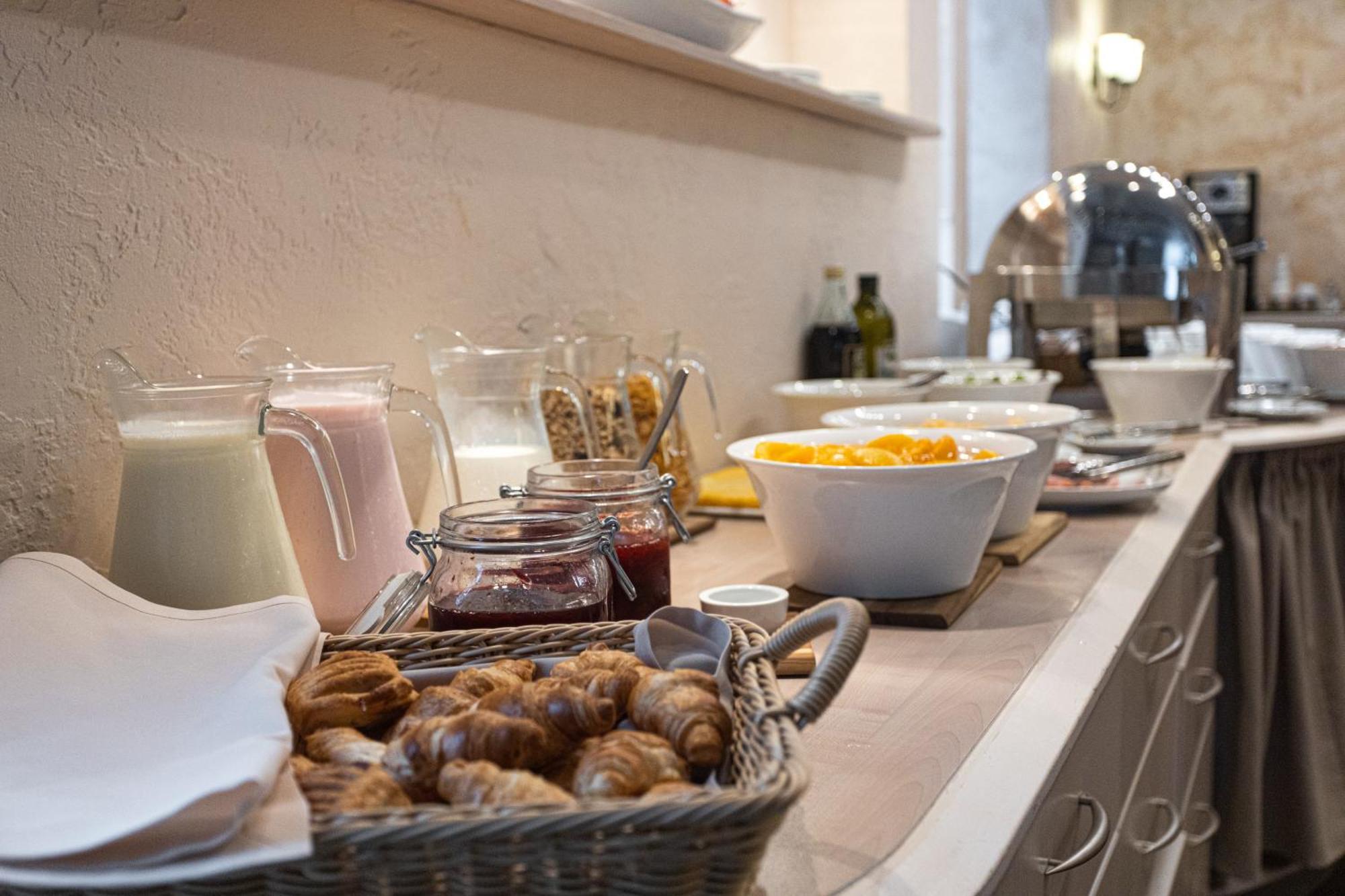 Good Stay Eiropa Hotel Economy Jurmala Ngoại thất bức ảnh